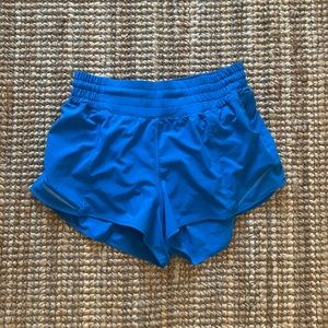 Lululemon hotty hot 2.5 inch high rise shorts